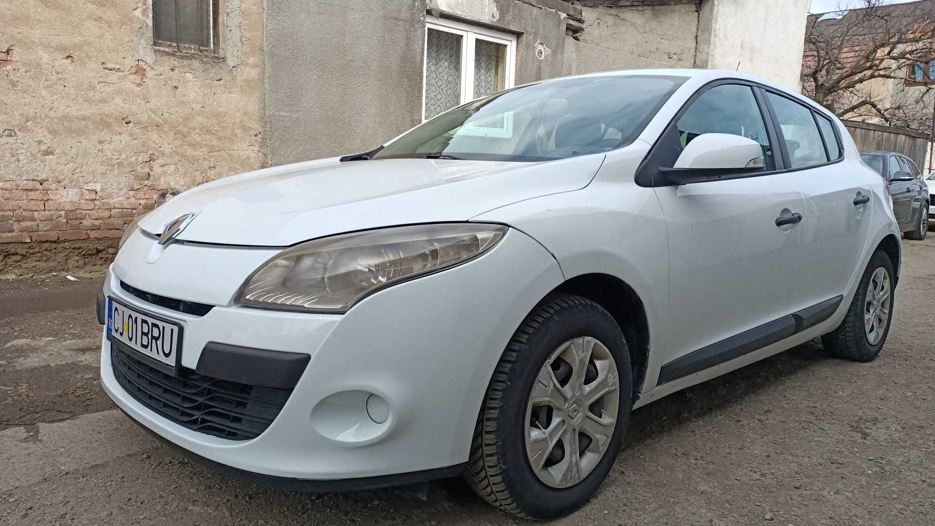 Inchiriez Renault Megane, Ford Focus, Dacia Sandero