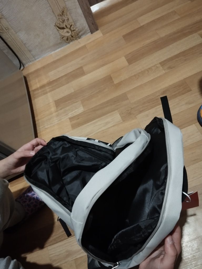 Раница NIKE сив цвят