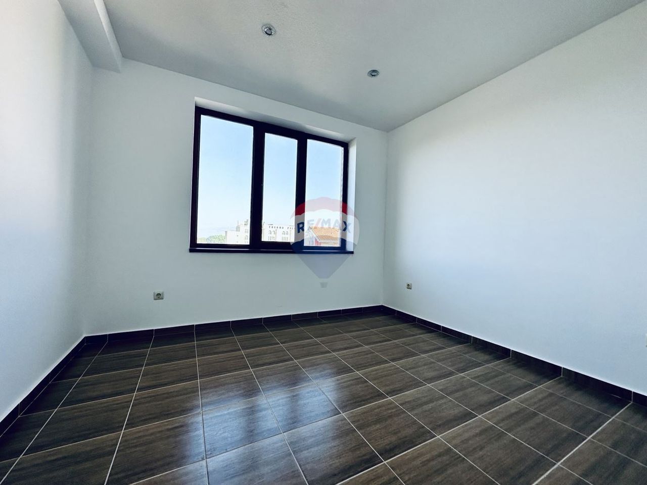 Продава се Многостаен апартамент в с. Кранево, Област Добрич - 155 кв.м за 800 €/кв.м - Снимка #8
