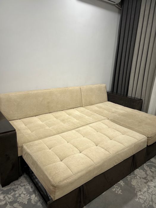 Продаю свой б/у угловой диван в хорошем состоянии.