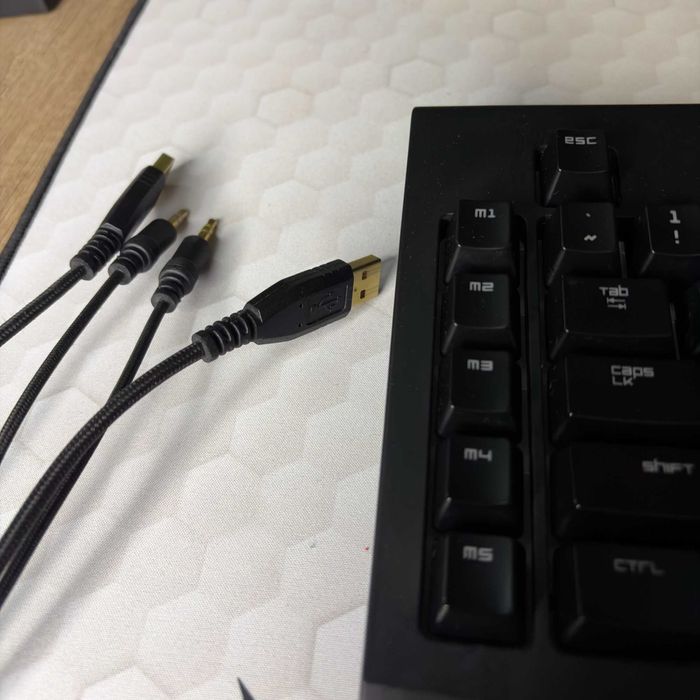 Tastatură Gaming Mecanică Razer BlackWidow Chroma V2 - Ca Nouă!