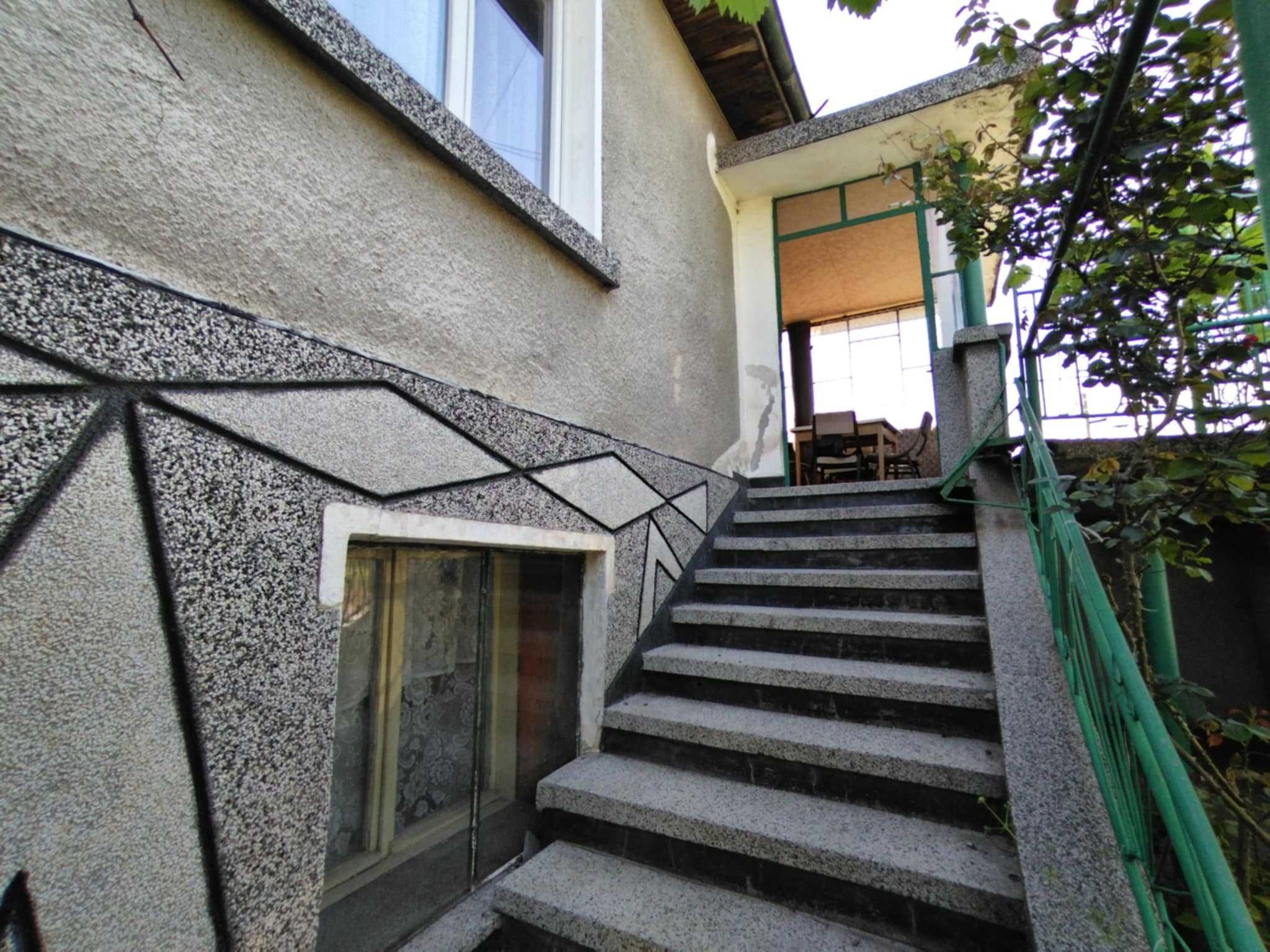 Продава къща в с.Драгор 1 км от Пазарджик