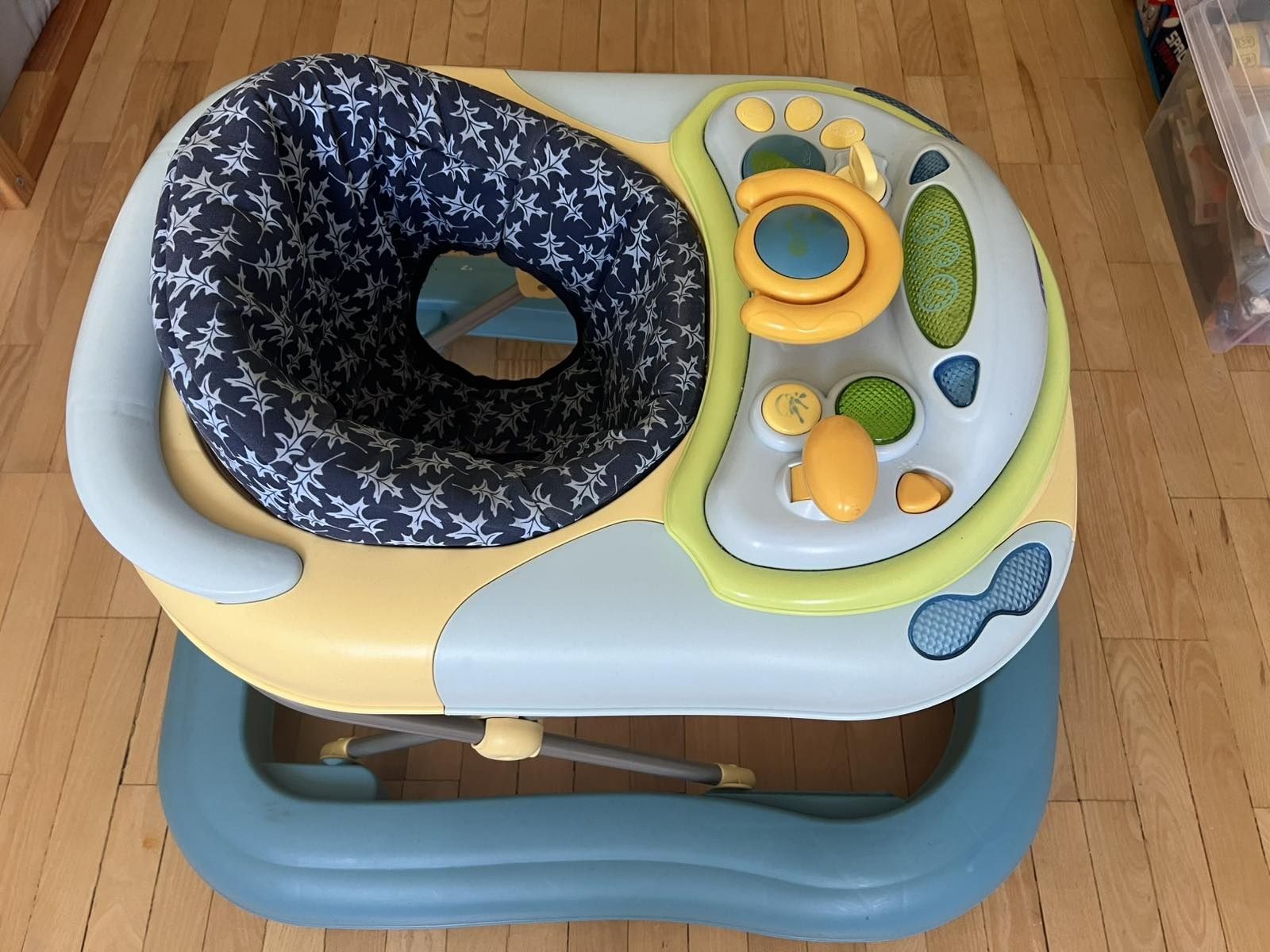 Проходилка Chicco + подарък