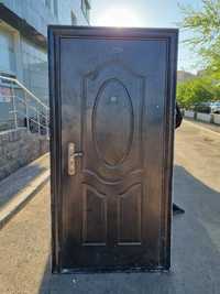 Входная  металлическая дверь