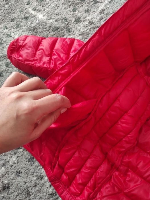 Червено преходно яке р-р 134/ 140 см.