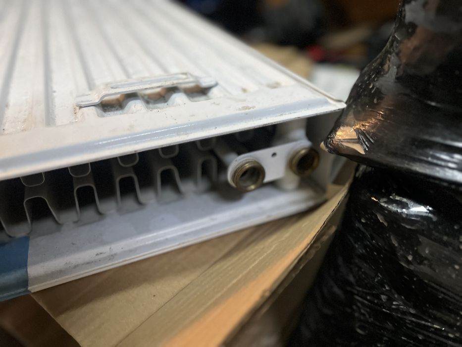 Vând calorifere noi