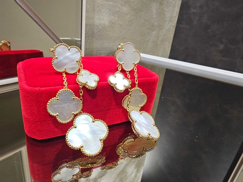 Van Cleef & Arpels VCA 4 Magic Mother of Pearl Alhambra Дамски Обеци
