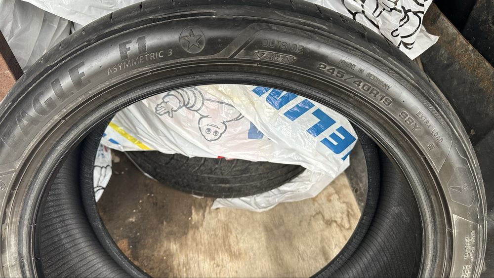 1x anvelopa  275/35/R19 / 1x anvelopa 245/40/R19