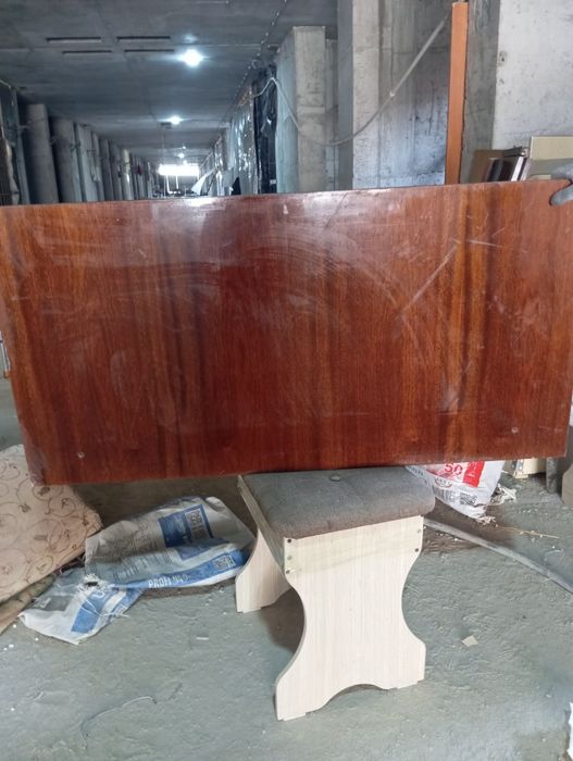 Срочно!!! Кровать полутора спальная.