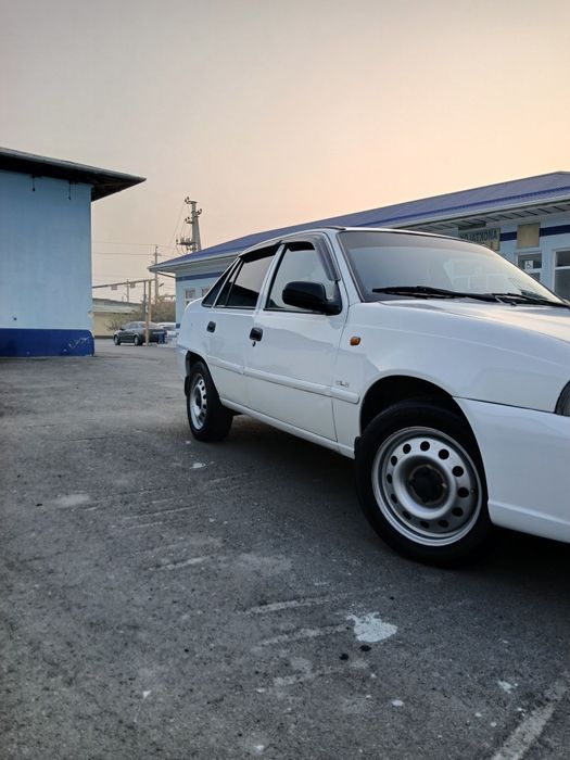 Nexia 2 sotiladi Yili 2013 Probegi 247 000