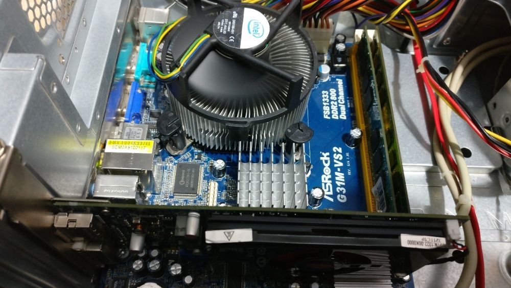 Unitate Calculator Intel E4500, 2.2ghz + 3gb ram