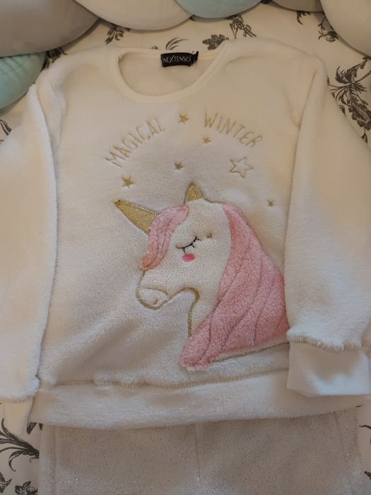 Pijamale pufoase, călduroase fetiță  5-6 ani