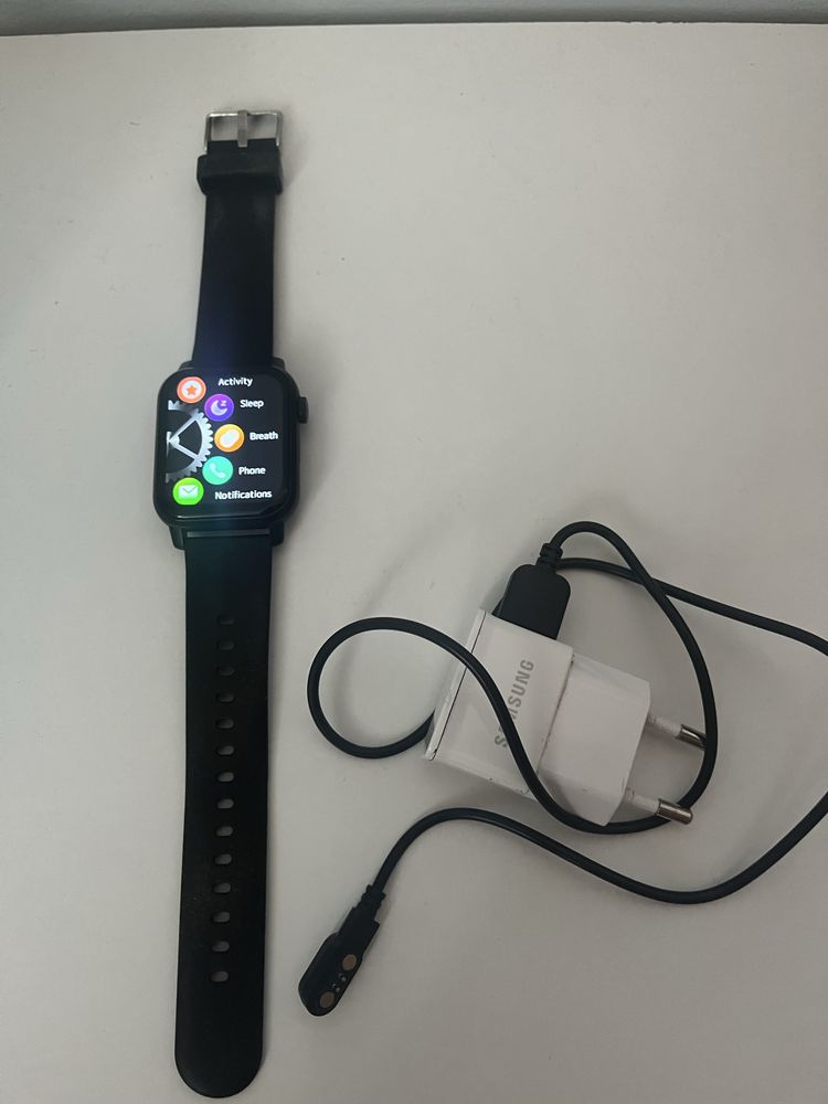 Apple watch black series.