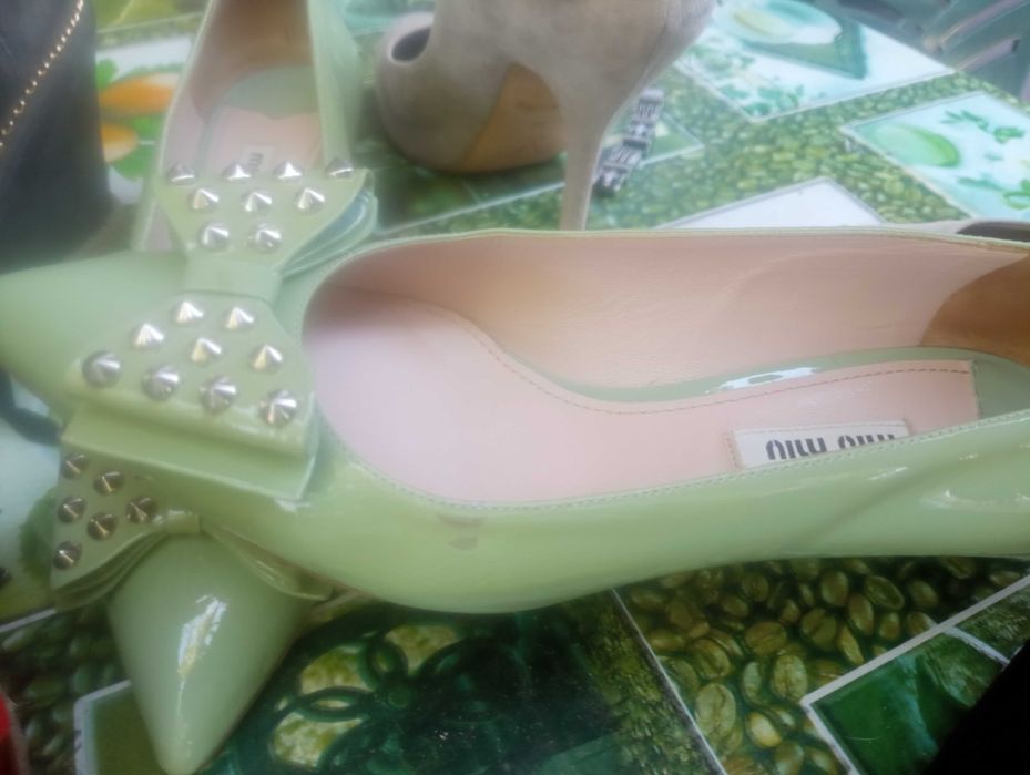 Pantofii de vânzare originali la cele mai mici preturi LUXURY