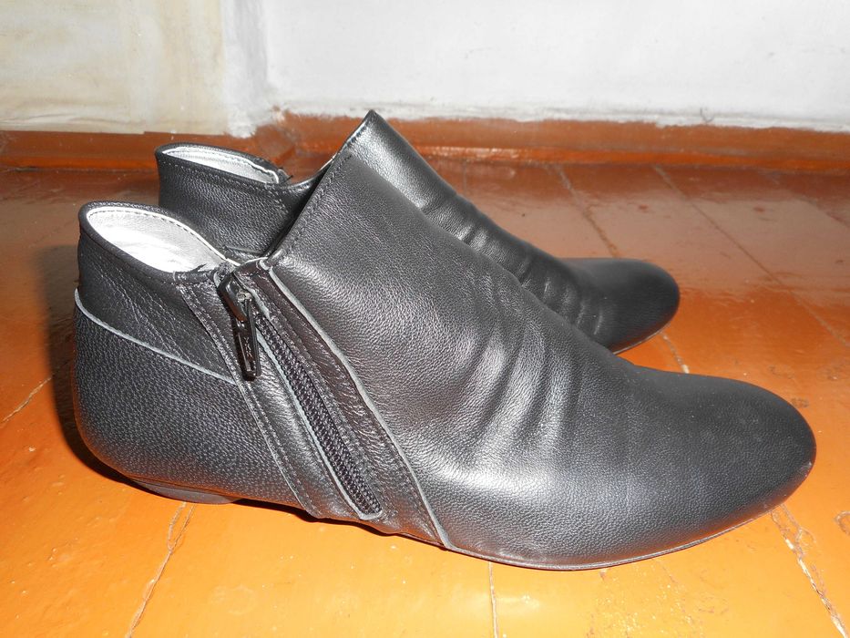 продам новые женские осенние ботинки 38 р-ра