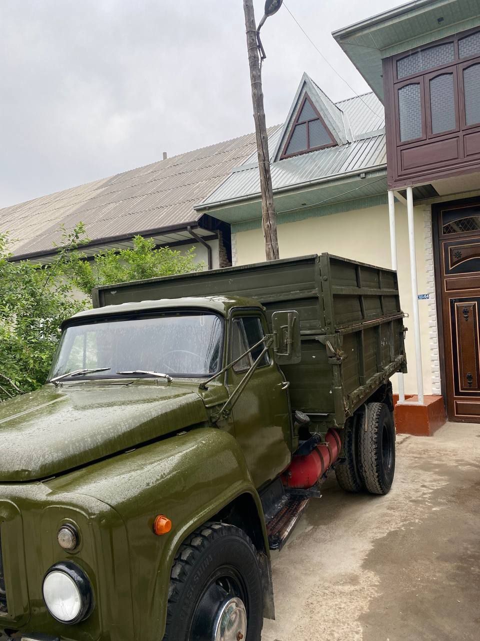 Gaz 53 сотилади 
Йили 1986 
Краскаси янги сепилган
Газ балонлари 2 та