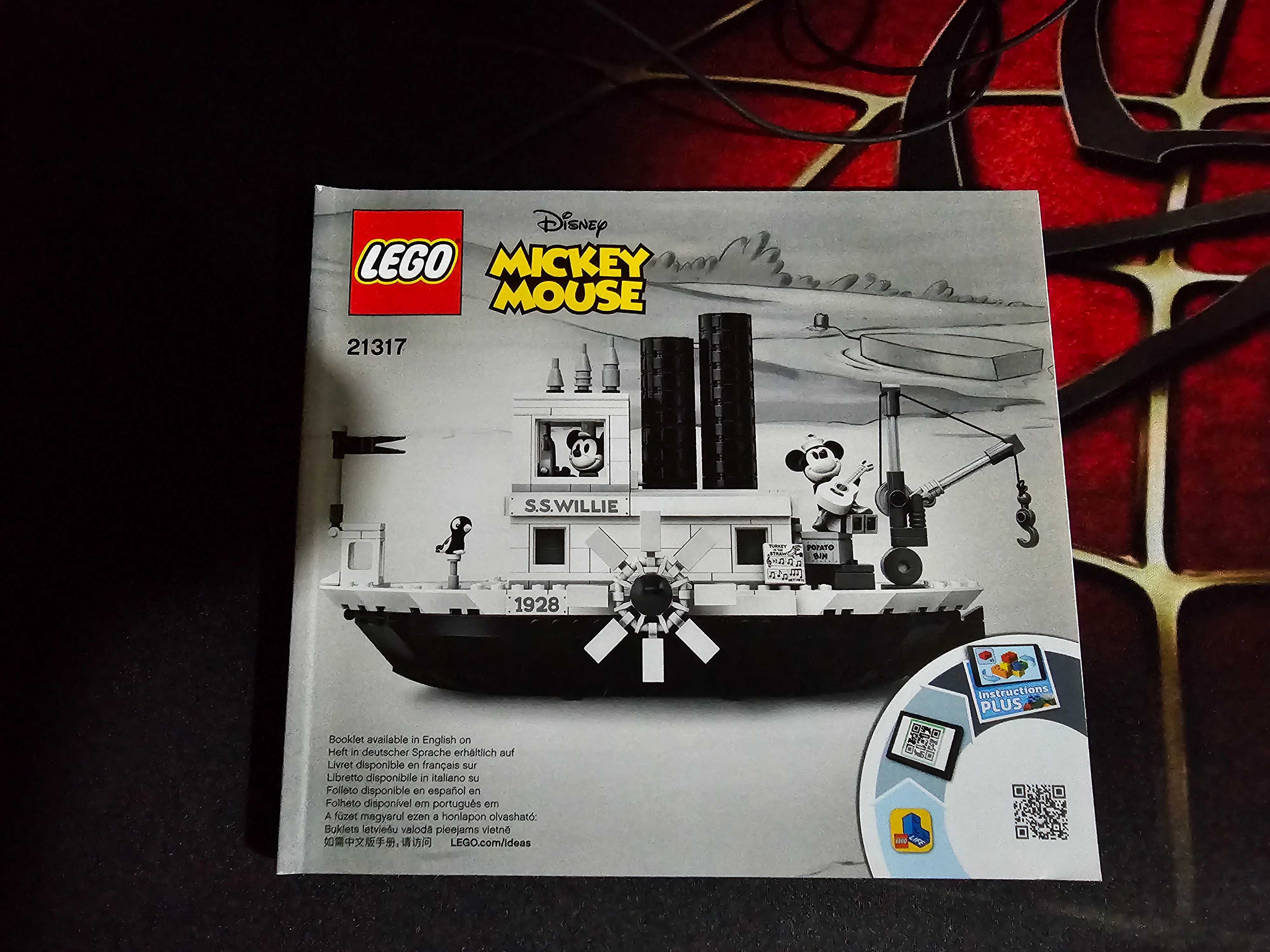 LEGO Ideas 21317 Disney Steamboat Willie