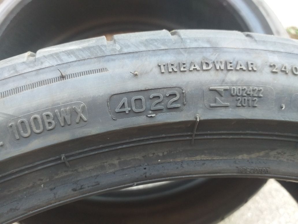 Гуми два броя 235/35/19