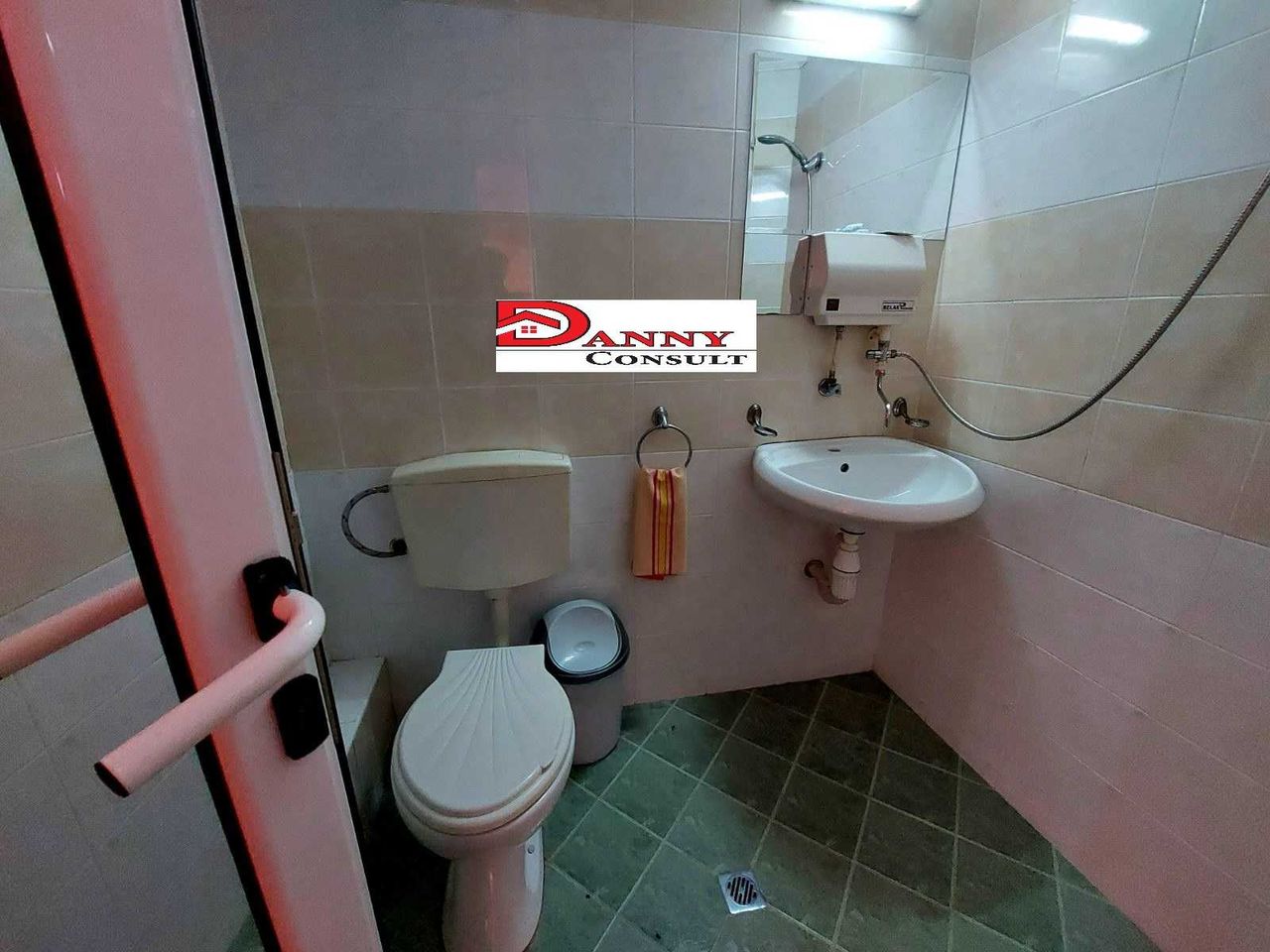 Продава се Хотел в Велико Търново, Акация - 454 кв.м за 406 €/кв.м - Снимка #9