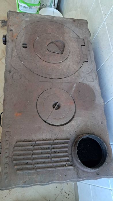 Печка с фурна на дърва