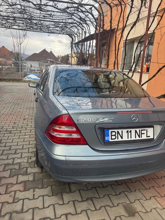 Mercedes C200.