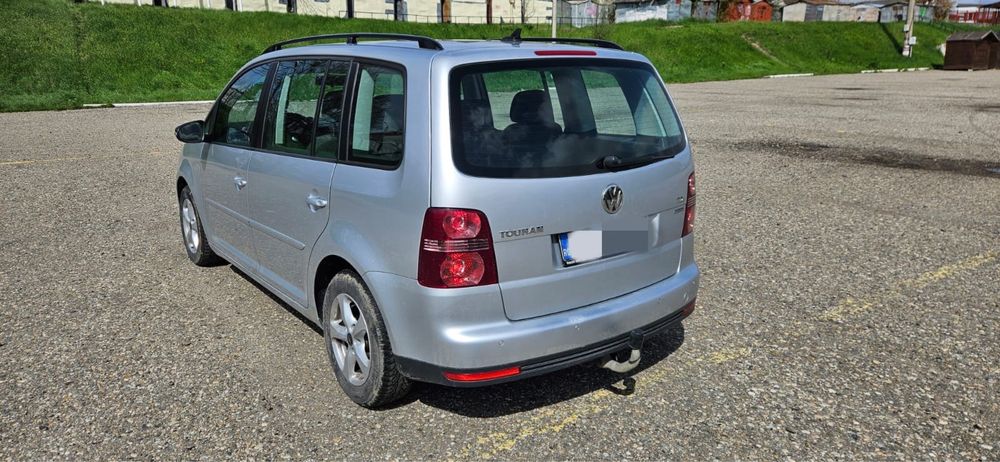 Vând Volkswagen Touran 19TDI/2010