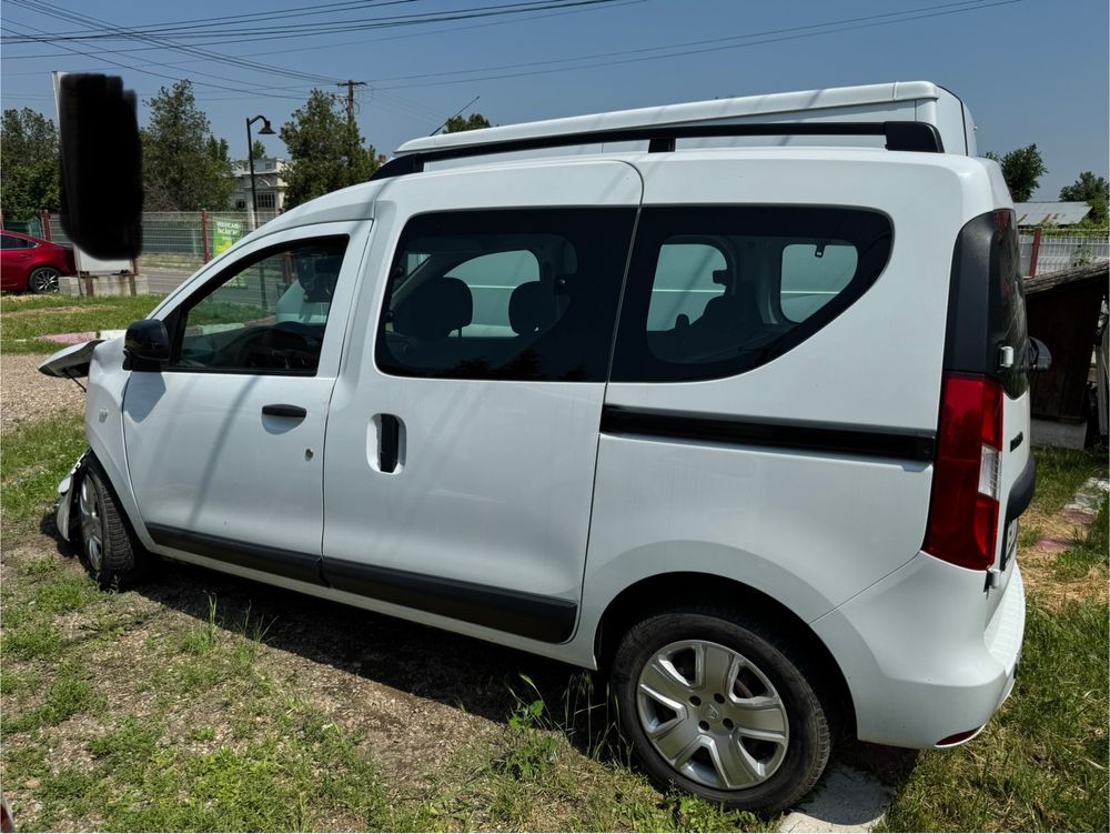 DACIA DOKKER 1,3 benzina tce 95000km 04.2021 avariat 3800euro+tva