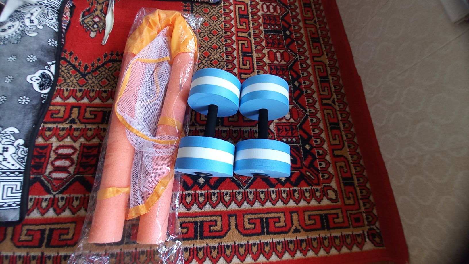 Нуд сеткой  аквапалка и аквагантели
