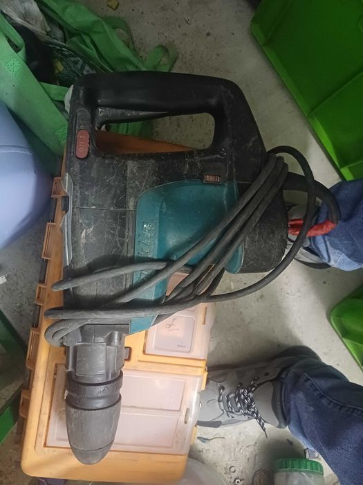 Перфоратор Makita HR 4001С б/у