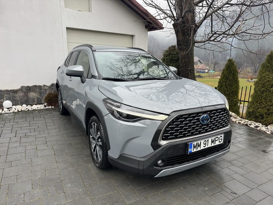 Toyota corolla cross 2024 4x4 AWD 2.0 hybrid avariat