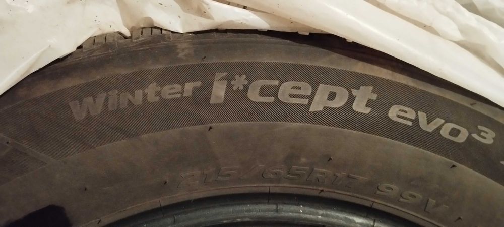 Cauciucuri de iarna Hankook 215/65 R17 W330A SUV 99V x4