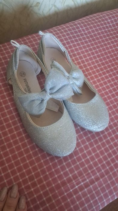 Продам детские туфли 28 размера