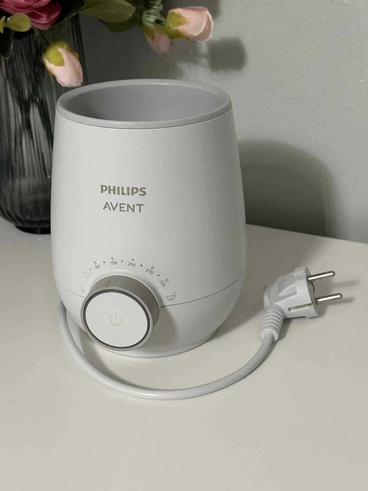 Продавам Комплект Philips Avent: Уред за затопляне на храна и Биберони