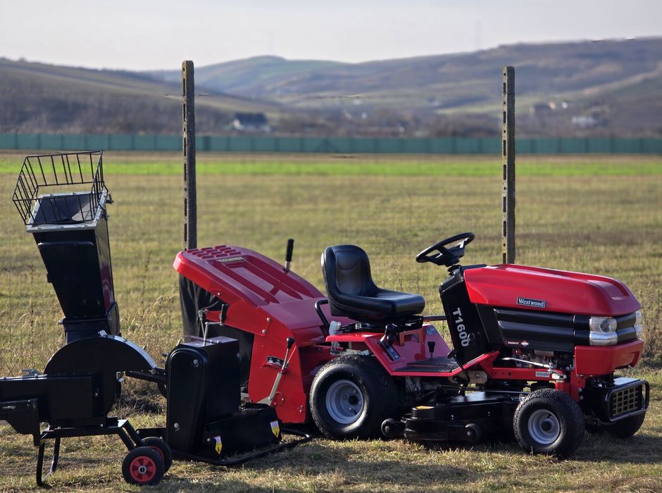 Tractoras gazon iarba Profesional Westwood +tocator scarificator 3 cut