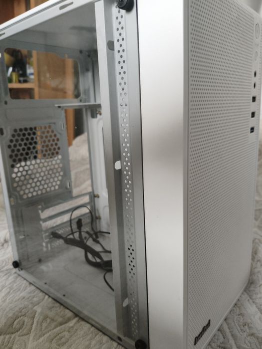 Продам корпус mini tower