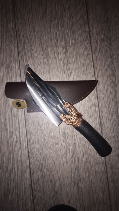 Продаю нож необычного дизайна