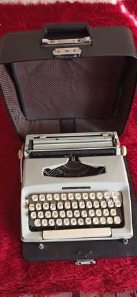 Пишеща машина на латиница
