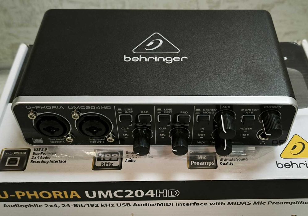 Behringer UMC204HD
