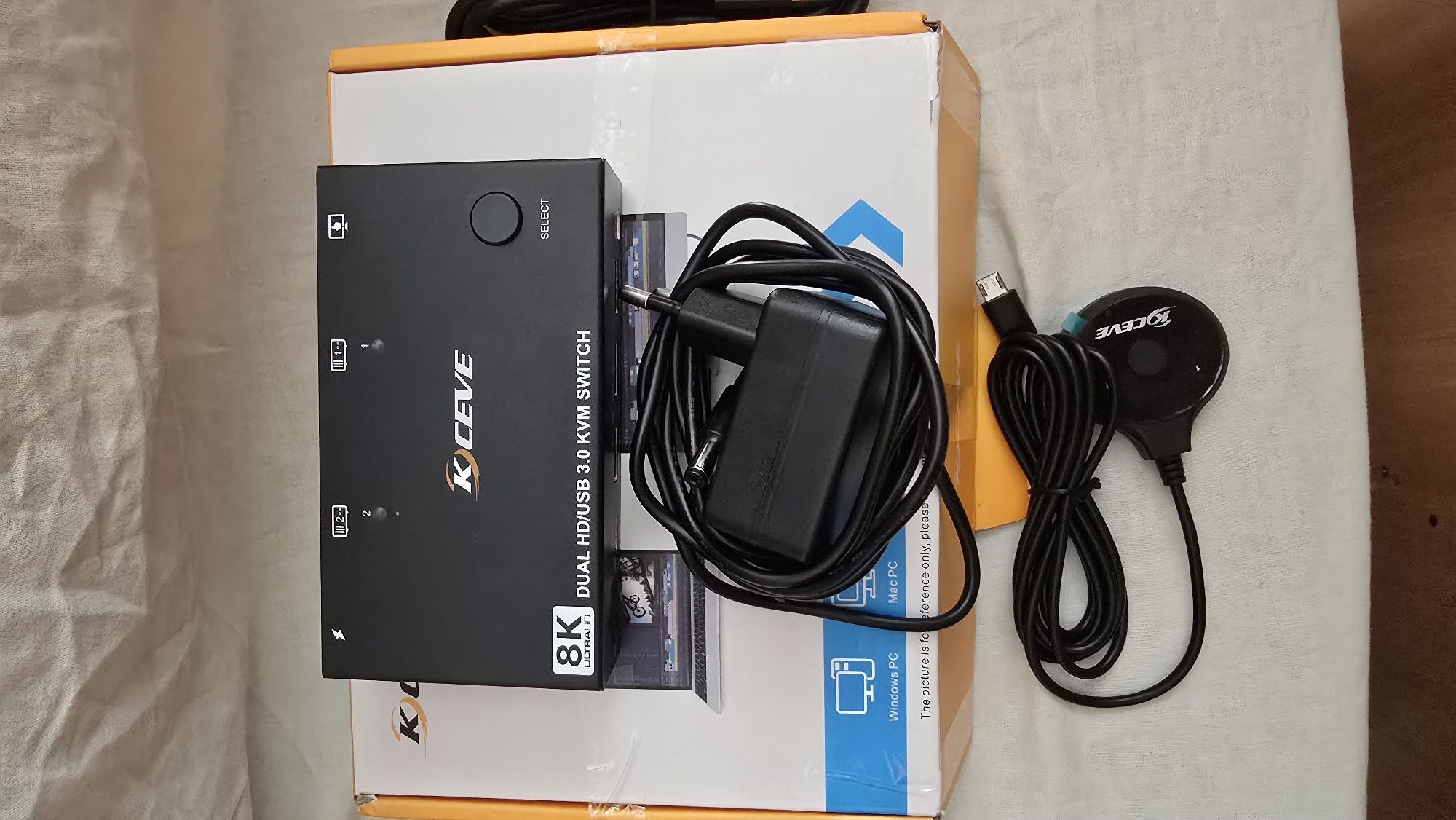 Продавам USB 3,0 displyport KVW превключвател, 3 компютъра и 2 монитор