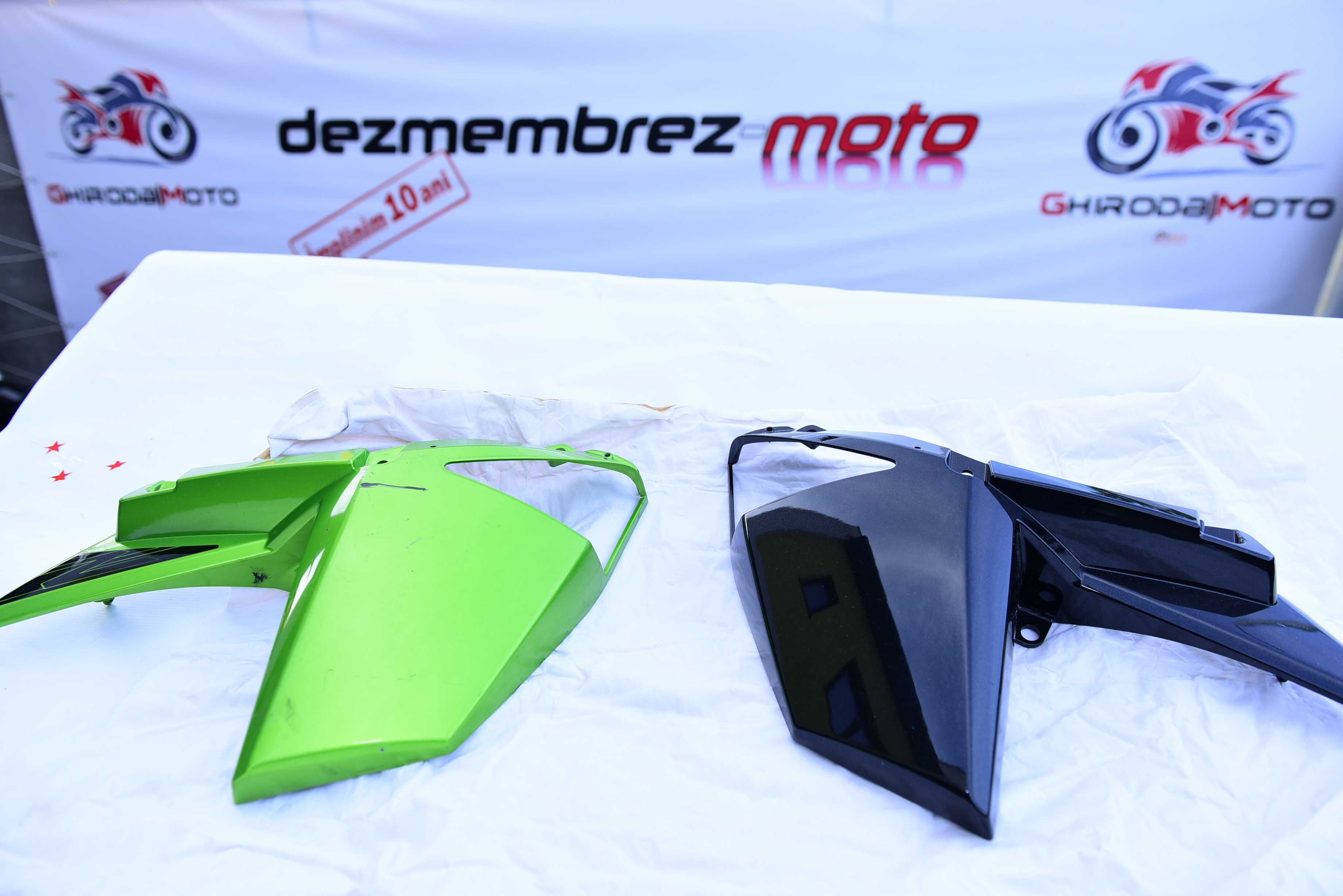 Carena  semnalizare dreapta  Kawasaki   Z1000 2010 2013