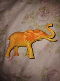 Пластмасов слон за деца