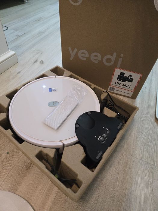 Робот -  Пылесос