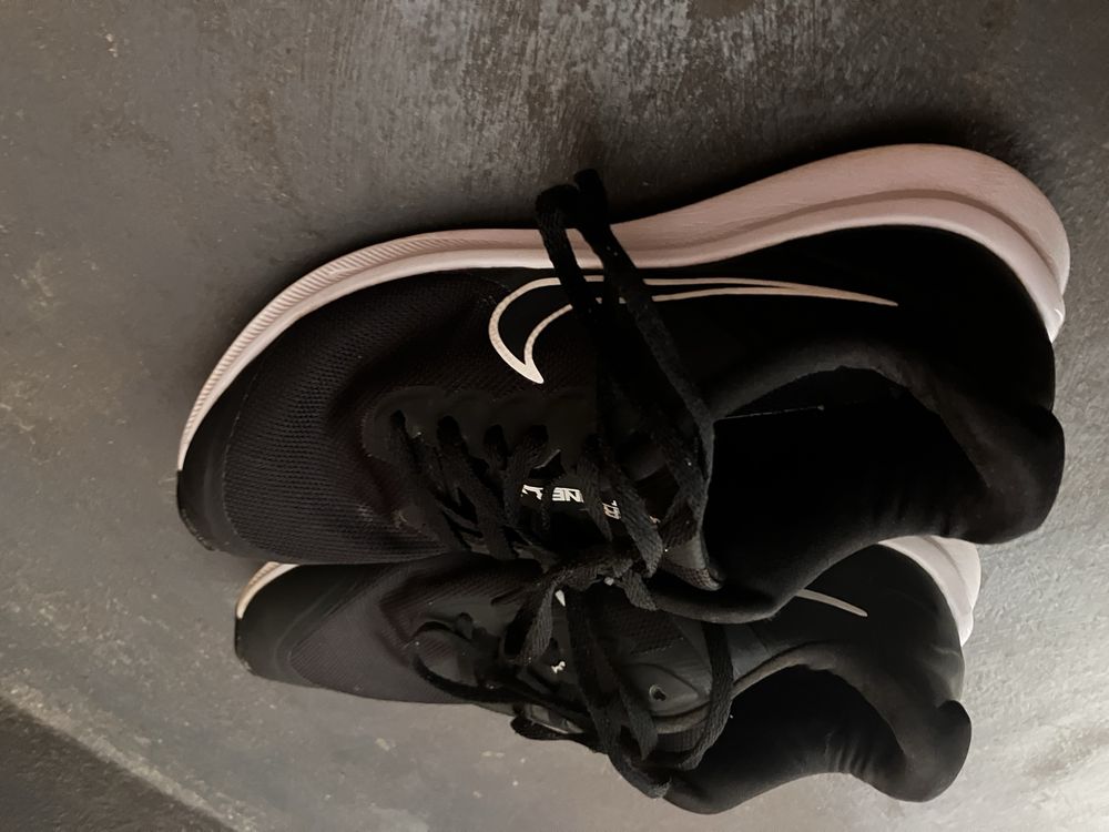 Черни обувки на nike