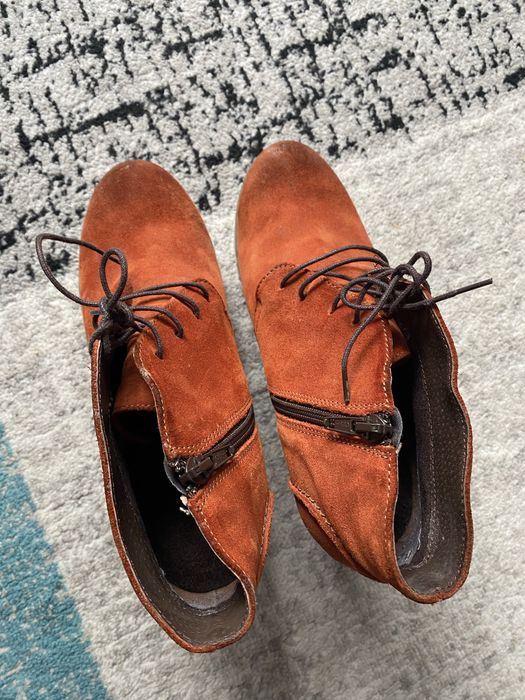 Vand botine de piele marimea 37 in conditii excelente