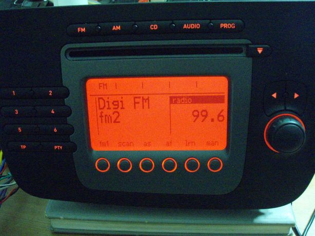 Radio CD audio SEAT SE 359, detin codul pentru deblocare