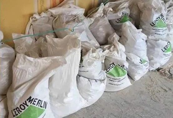 Serviciul de colectare moloz se refera la ridicarea molozului direct