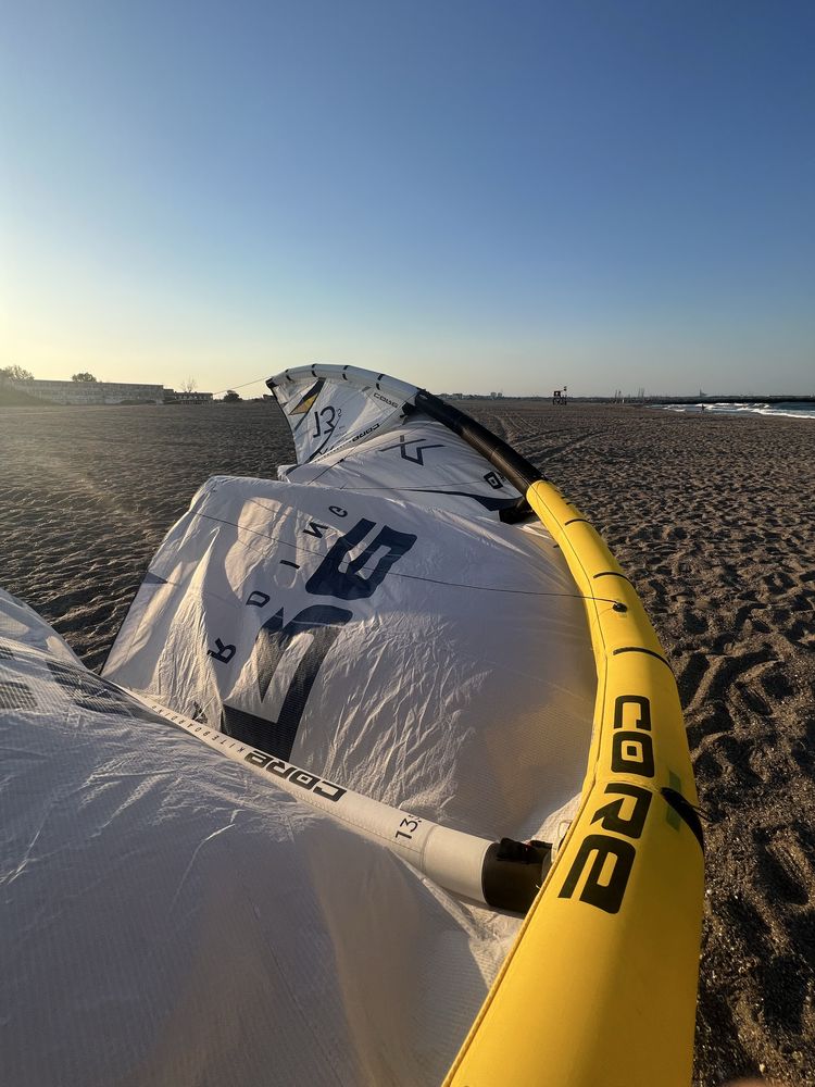 Zmeu Kite Core XR 13.5m + bara  / kitesurf kiteboard
