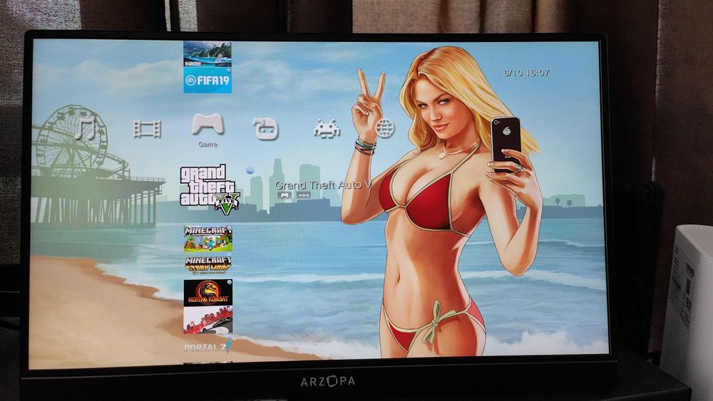 PlayStation 3 ,modat ,20 jocuri ,HDD 500GB, maneta ,cabluri