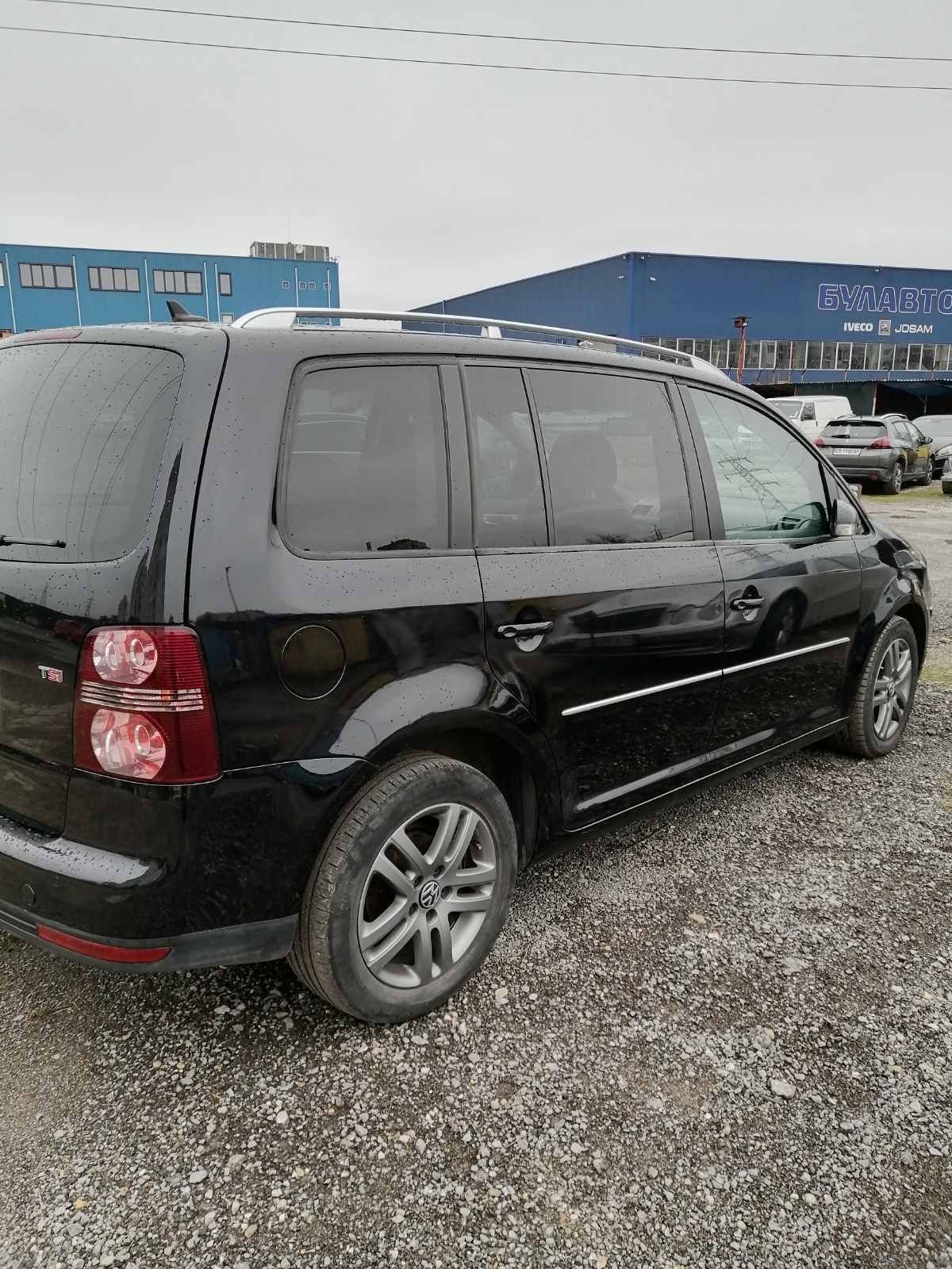 Лек автомобил VW Touran