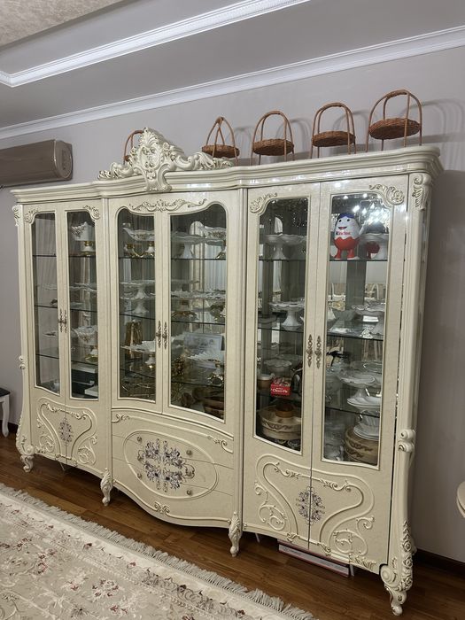 Сервант, шкаф-стенка